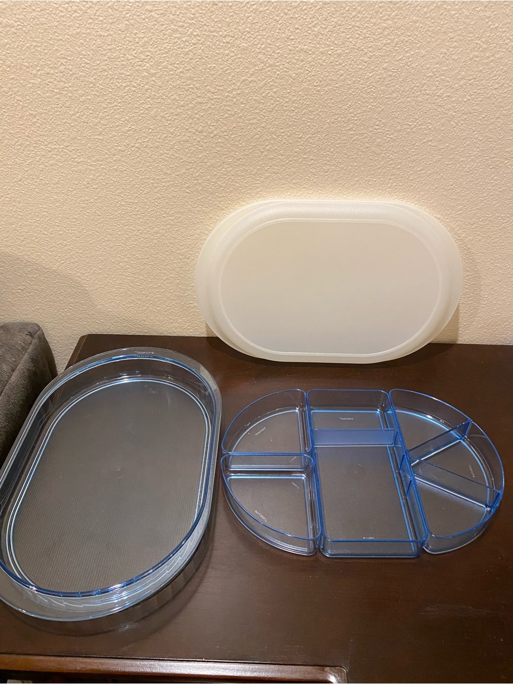 VTG Tupperware Blue PRELUDIO Watercolor Serving Oval Divided Serving Tray w/Lid - Picture 13 of 14